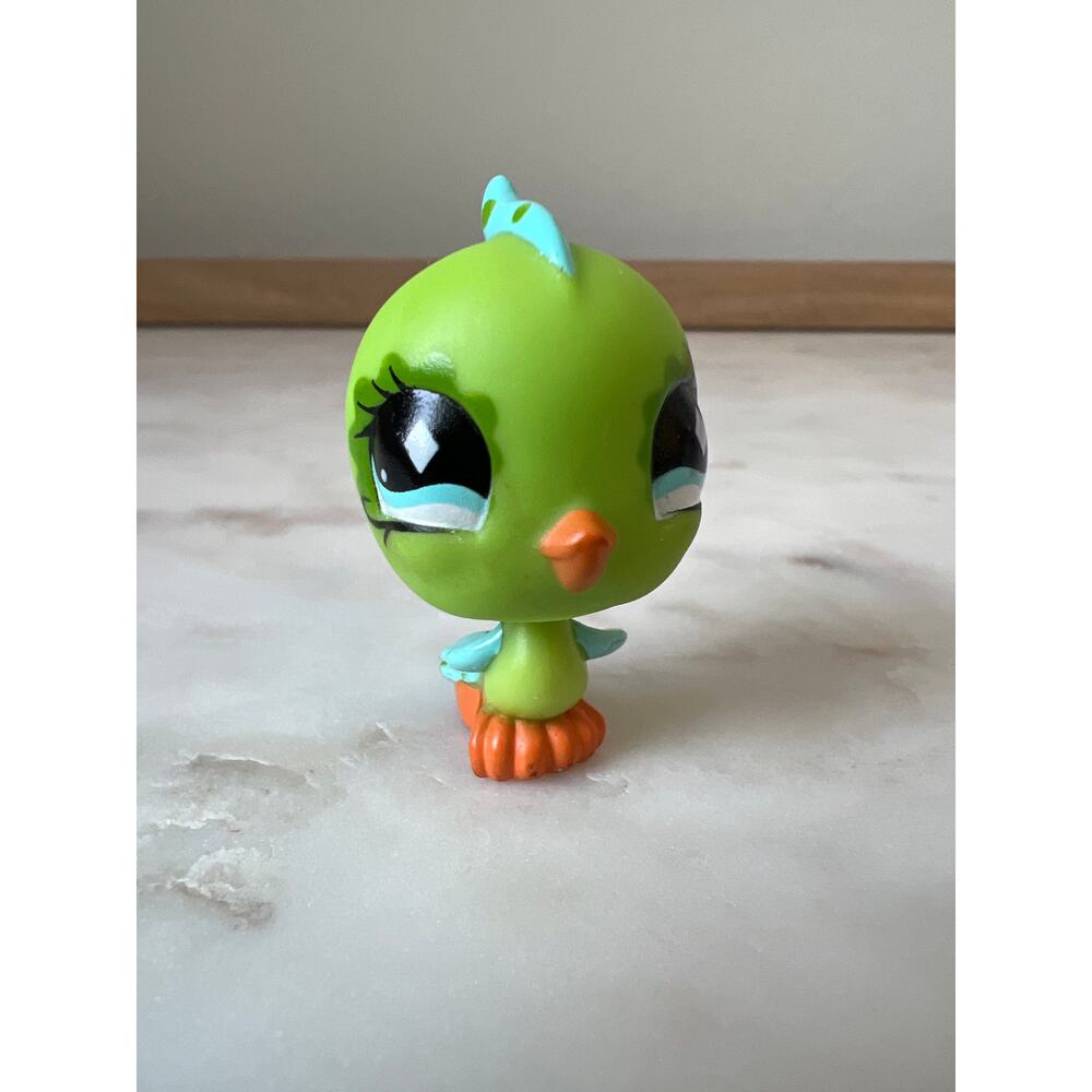 Littlest Pet Shop #472 Parakeet Green With Blue Diamond Eyes LPS 2005